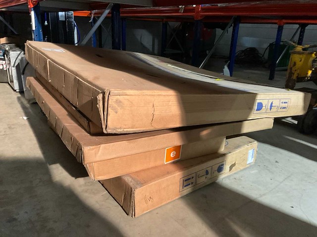 Komatsu raam voor graafmachine (4x) - afbeelding 1 van  1