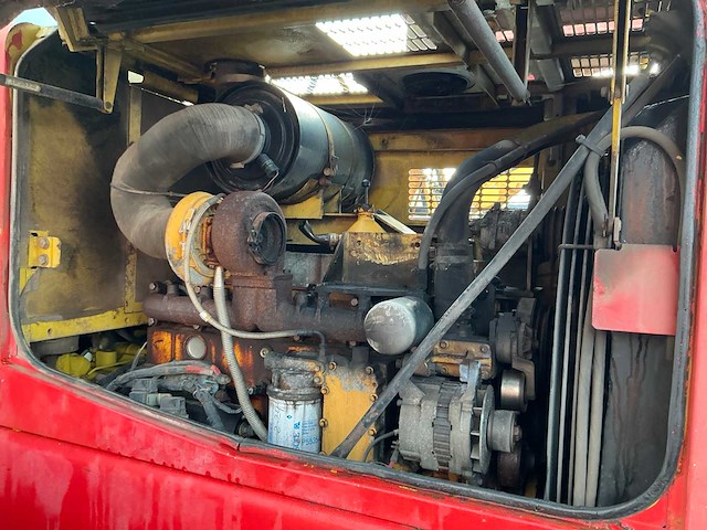 Komatsu wa320-3h shovel defect - afbeelding 33 van  44