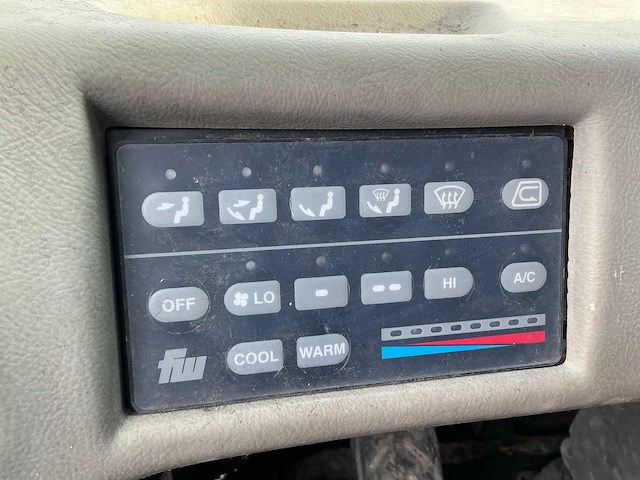 Komatsu wa320-3h shovel defect - afbeelding 21 van  39