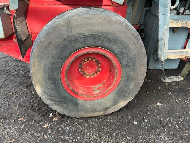 Komatsu wa320-3h shovel defect - afbeelding 1 van  1
