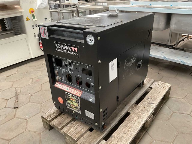 Kompak kd8000set-camo generator - afbeelding 1 van  8