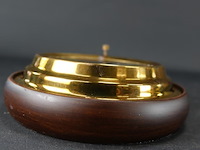 Kompas in koperen montuur en in hout gevat - afbeelding 3 van  5