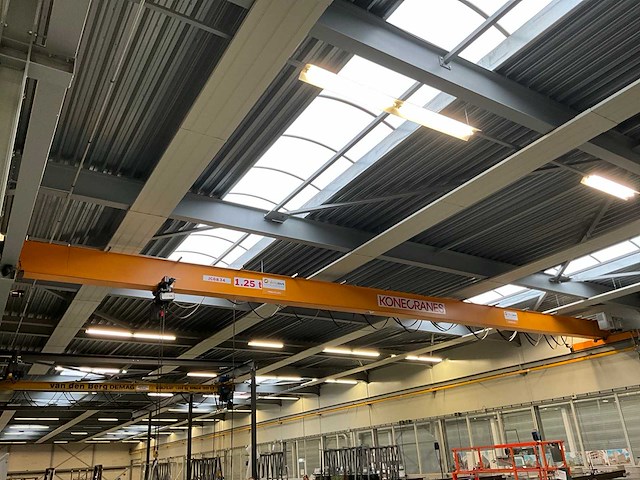 Konecranes jc6834 enkelligger bovenloopkraan 1250kg ton v.v. xn loopcat met elektro kettingtakel + 77 meter m1 kraanbaan - afbeelding 9 van  16