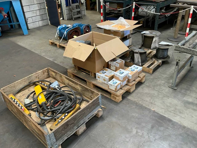 Konecranes kraan onderdelen (3x) - afbeelding 1 van  6