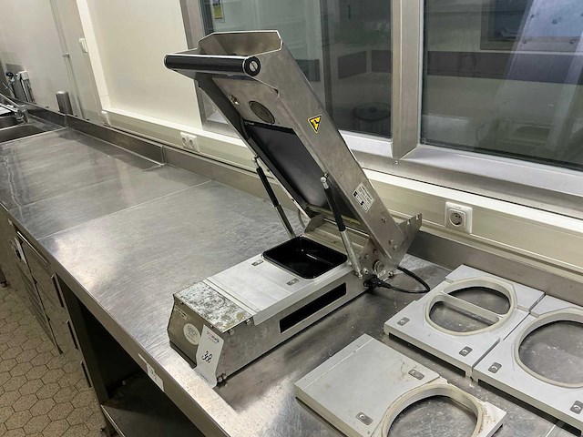 Koneteollisuus oy hb-4 traysealer - afbeelding 2 van  5