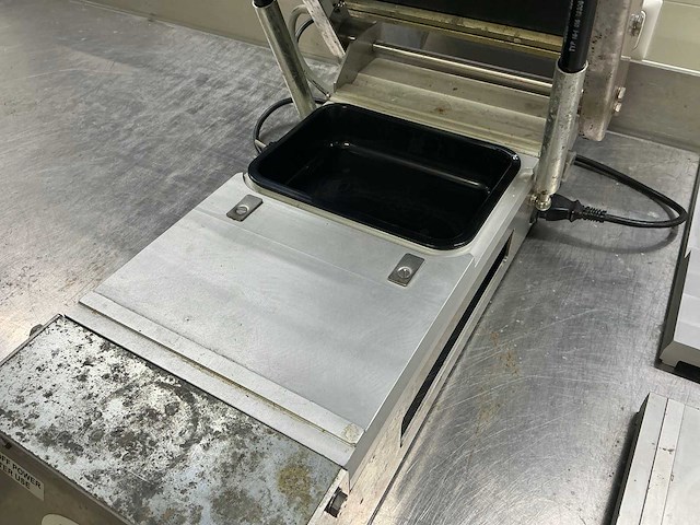 Koneteollisuus oy hb-4 traysealer - afbeelding 5 van  5
