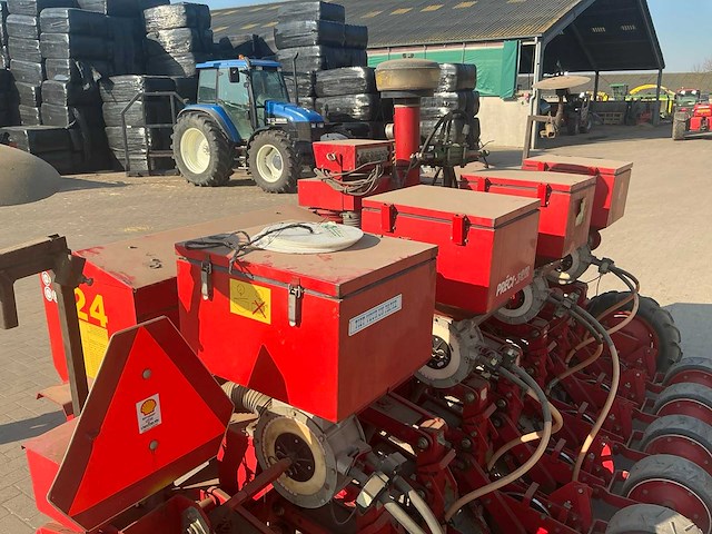 Kongskilde 408 precisie- / bonenzaaimachine - afbeelding 9 van  13