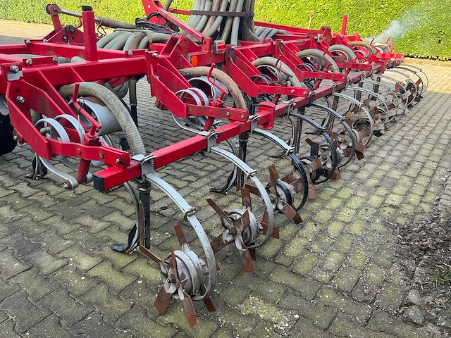 Kongskilde vibro flex akker- en graslandbemester - afbeelding 1 van  2