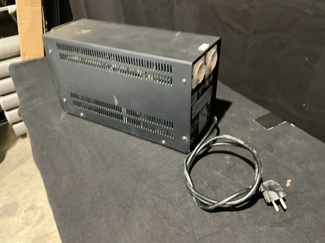Konig cmp-ups2000 ups-systeem - afbeelding 1 van  2
