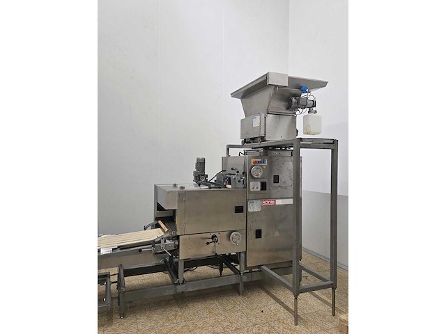 König industrie rex - 2000 - automatische broodjeslijn - afbeelding 34 van  42