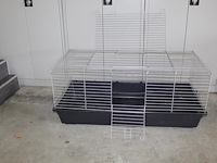 Konijnkooi inklapbaar. afmeting ca. 117 x 59 cm. hoogte uitgeklapt 51 cm