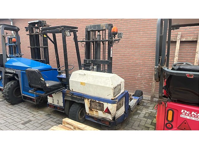 Kooiaap - 1994 - z2-31-2028 - meeneemheftruck - afbeelding 1 van  6