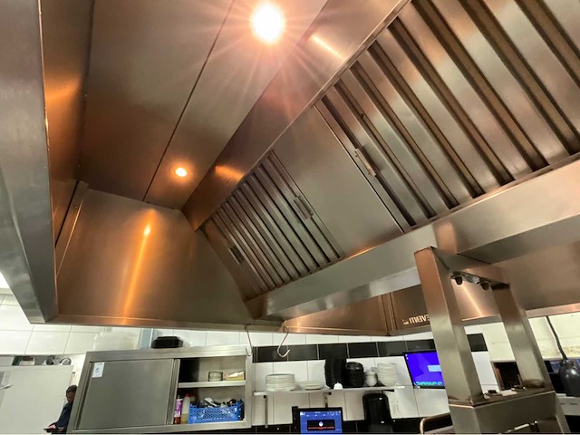 Kookeiland met afzuigkap - afbeelding 13 van  21