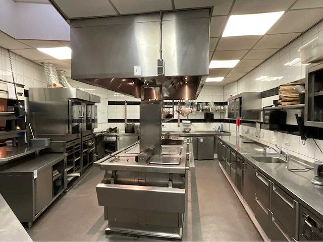 Kookeiland met afzuigkap - afbeelding 12 van  21