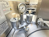 Kookeiland met diverse apparatuur - afbeelding 6 van  21