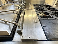 Kookeiland met diverse apparatuur - afbeelding 10 van  21