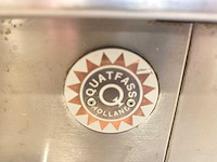 Kookeiland met diverse apparatuur - afbeelding 17 van  21