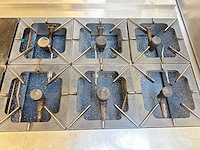 Kookeiland met diverse apparatuur - afbeelding 18 van  21