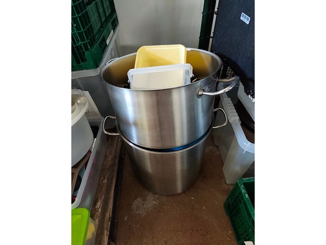 Kookketels, pannen, snijplanken, mixer, pvc bestekbak (10,27) - afbeelding 5 van  14
