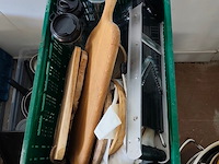 Kookketels, pannen, snijplanken, mixer, pvc bestekbak (10,27) - afbeelding 10 van  14