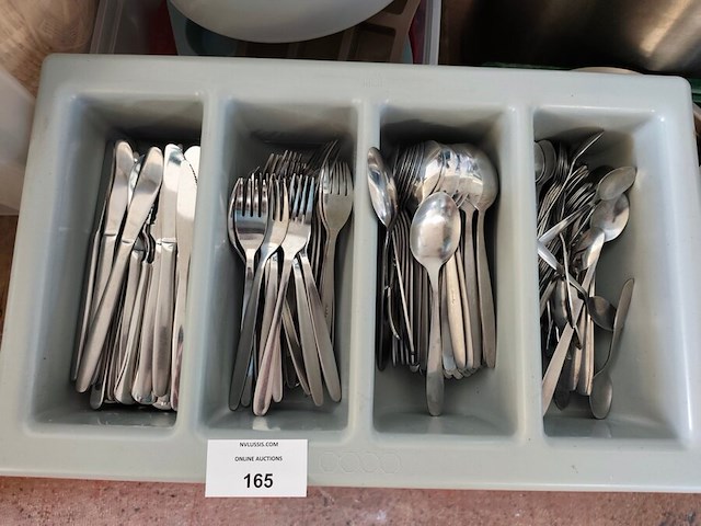 Kookketels, pannen, snijplanken, mixer, pvc bestekbak (10,27) - afbeelding 12 van  14