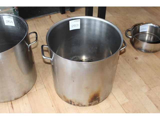 Kookpan met doorsnede 42 en hoogte 40 cm. - afbeelding 1 van  2