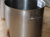 Kookpan met doorsnede 42 en hoogte 40 cm. - afbeelding 2 van  2