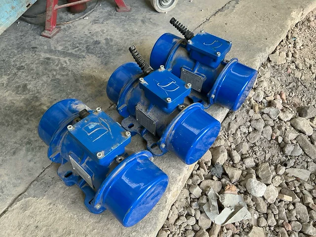 Koolen industry trilmotor (3x) - afbeelding 1 van  2