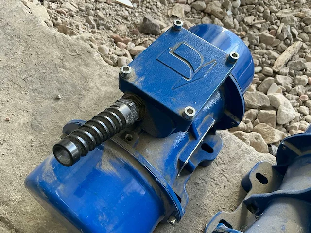 Koolen industry trilmotor (3x) - afbeelding 2 van  2