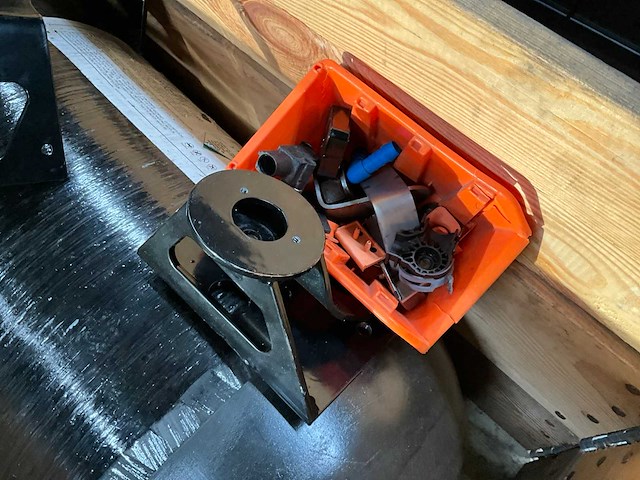 Koolstofvezel tank en diverse onderdelen - afbeelding 5 van  11