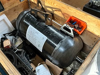 Koolstofvezel tank en diverse onderdelen - afbeelding 6 van  11