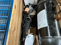 Koolstofvezel tank en diverse onderdelen - afbeelding 10 van  11