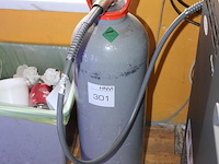 Koolzuurfles. - afbeelding 2 van  2