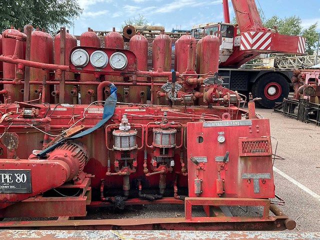 Koomey type 80 accumulator station met pompinstallatie - afbeelding 8 van  12