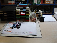 Koop kantoormaterialen w.o. accu ledlamp, schroevendraaiers, tapedispenser, etc. - afbeelding 1 van  4
