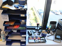 Koop kantoormaterialen w.o. brievenbakjes, schrijfgerei, nietmachines etc. - afbeelding 2 van  4