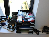 Koop kantoormaterialen w.o. brievenbakjes, schrijfgerei, nietmachines etc. - afbeelding 3 van  4