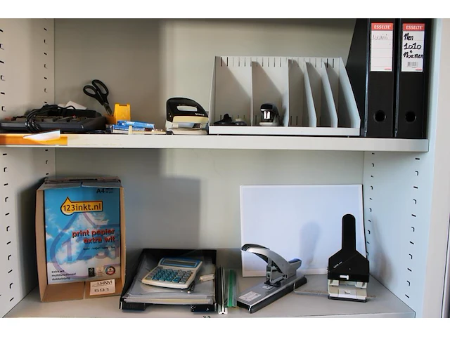 Koop kantoormaterialen w.o. brievenbakjes, schrijfgerei, rekenmachines etc. - afbeelding 1 van  5