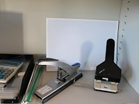 Koop kantoormaterialen w.o. brievenbakjes, schrijfgerei, rekenmachines etc. - afbeelding 3 van  5