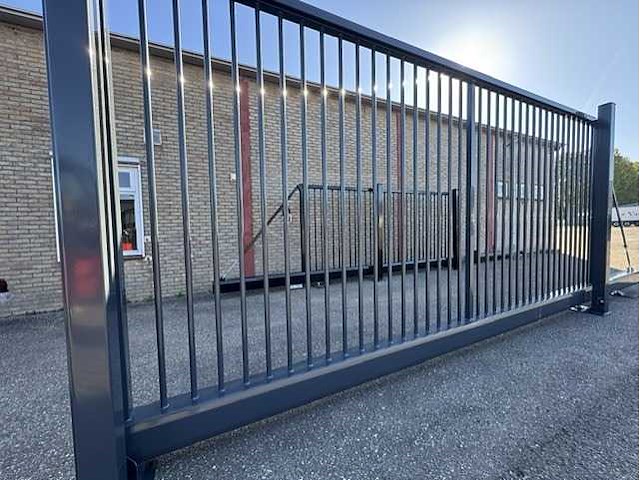 Kopal taurus t2 vrijdragende schuifpoort (7 meter - ongebruikt) - afbeelding 10 van  11