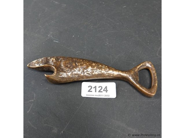 Koper/brons haai als flesopener - afbeelding 2 van  5