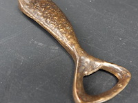 Koper/brons haai als flesopener - afbeelding 3 van  5