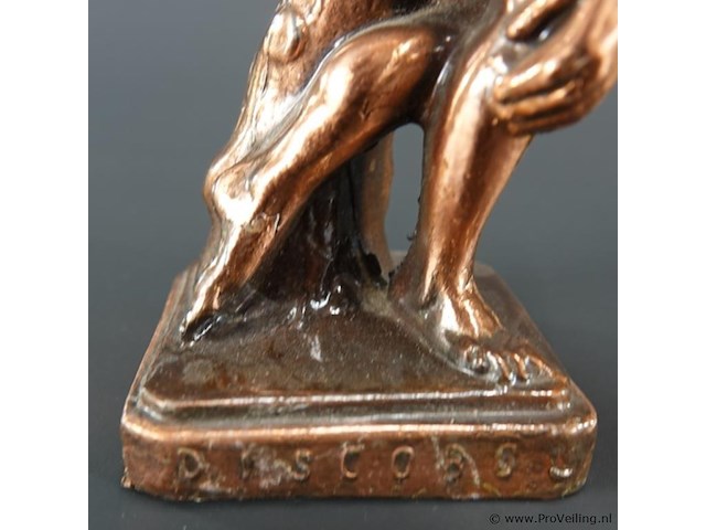 Koperen beeld discobolos (discuswerper), gebaseerd op het klassieke griekse origineel van myron. - afbeelding 3 van  5