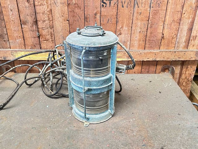 Koperen boordlicht met fresnel lens - afbeelding 1 van  3