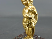 Koperen figuur op stenen basement - afbeelding 4 van  5