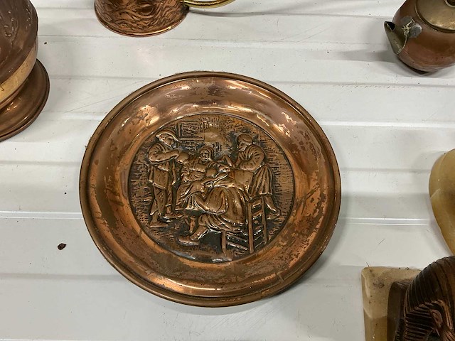 Koperen kruik, theepot, schaal, beeldjes - afbeelding 5 van  8