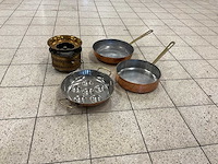 Koperen pannen en brander (4x) - afbeelding 1 van  6