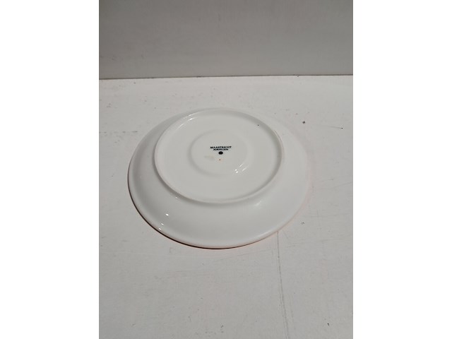 Kopjes en schotels, o.a villeroy&boch , maastricht porselein en grocier - afbeelding 6 van  16