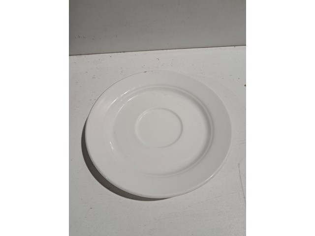 Kopjes en schotels, o.a villeroy&boch , maastricht porselein en grocier - afbeelding 1 van  16