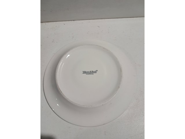 Kopjes en schotels, o.a villeroy&boch , maastricht porselein en grocier - afbeelding 9 van  16